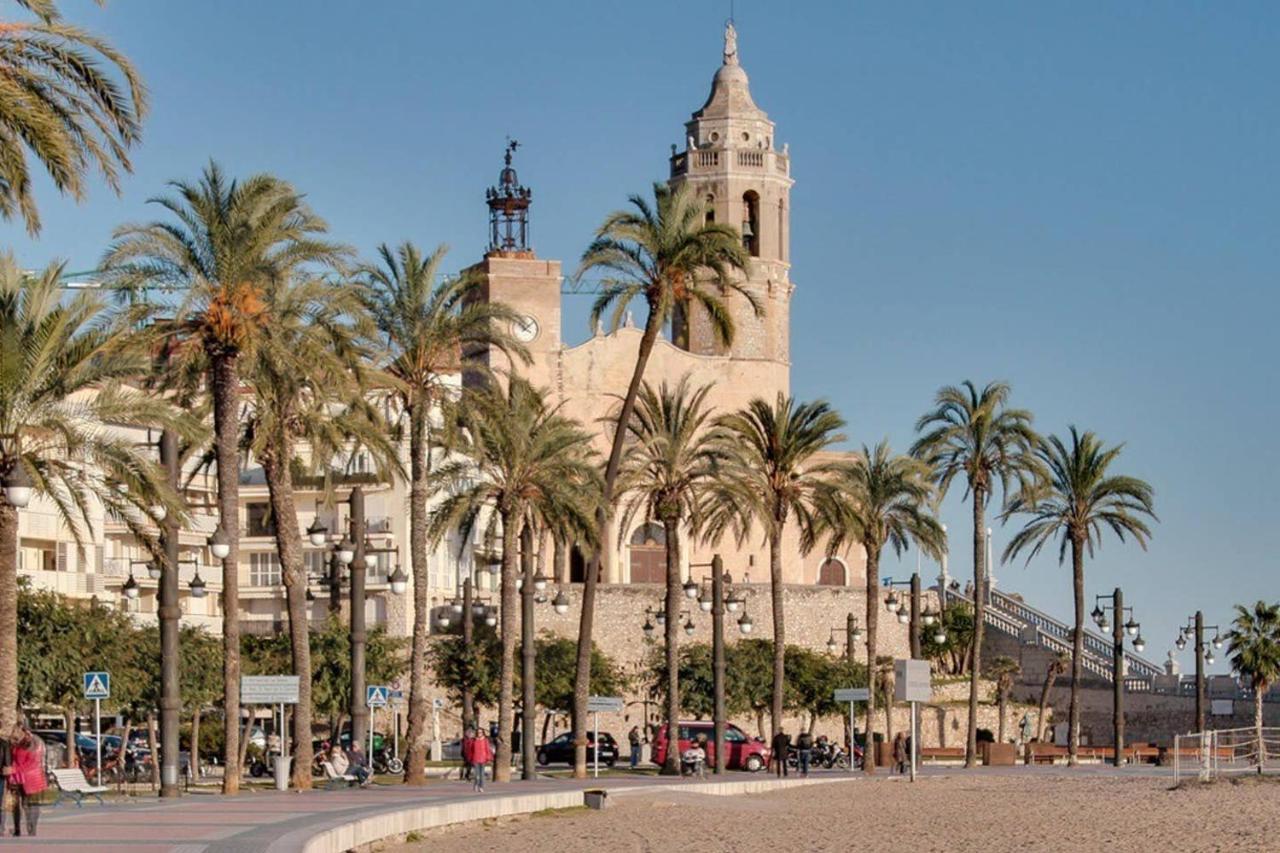 Atico Con Fantasticas Vistas Al Mar Y La Iglesia Leilighet Sitges Eksteriør bilde
